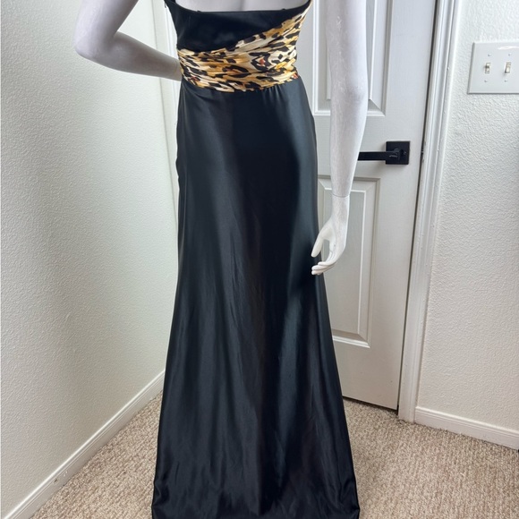 Cinderella Elegant Black and Leopard Print Gown SIZE - Picture 10 of 14